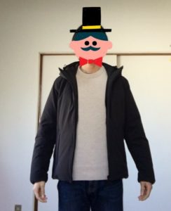 ジャーナルスタンダードのダウンを着た男性