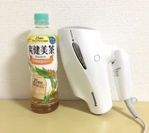 折りたたんだナノケアと爽健美茶
