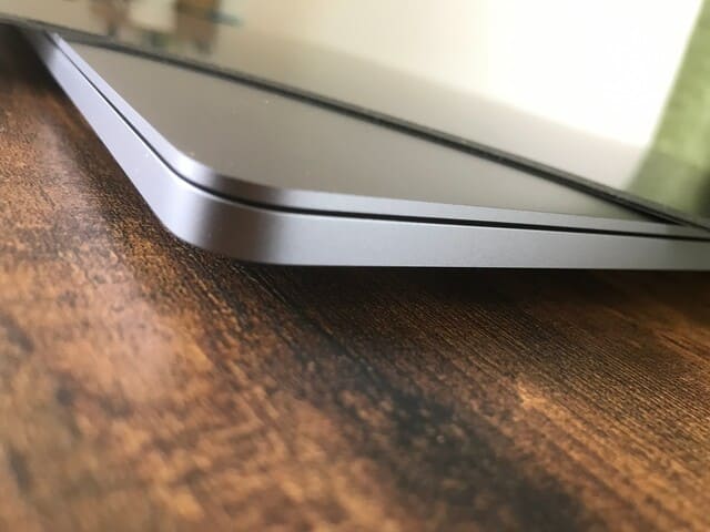 MacBook覗き見防止フィルター