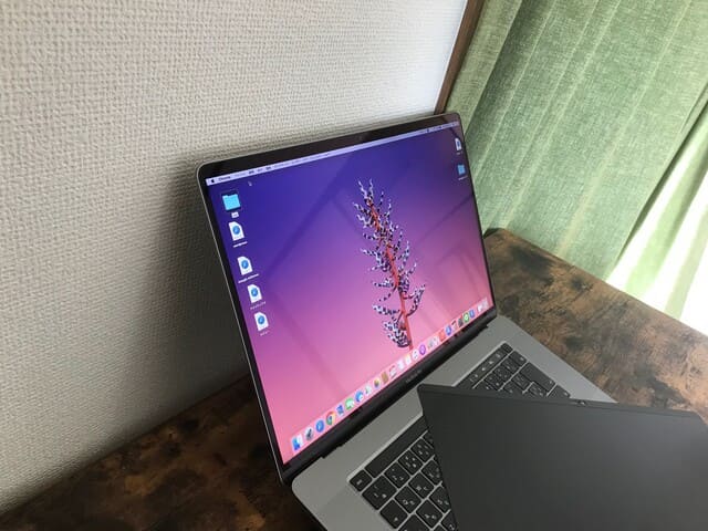 MacBook覗き見防止フィルター