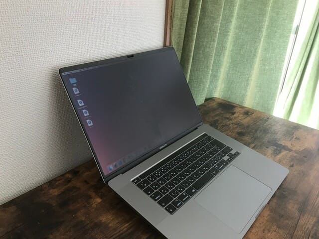 MacBook覗き見防止フィルター