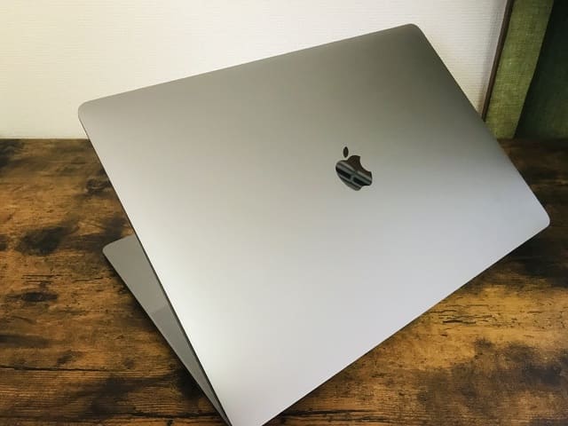 MacBook